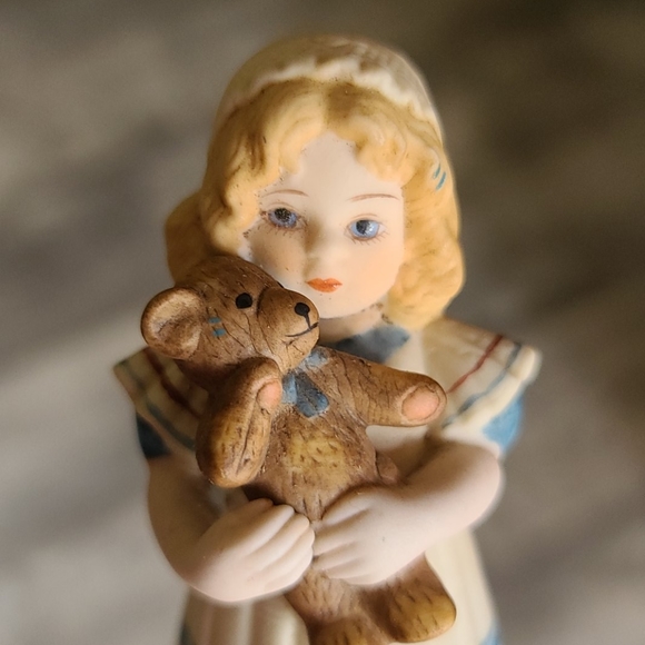 Jan Hagara "Anne" figurine and ornament - Picture 5 of 5